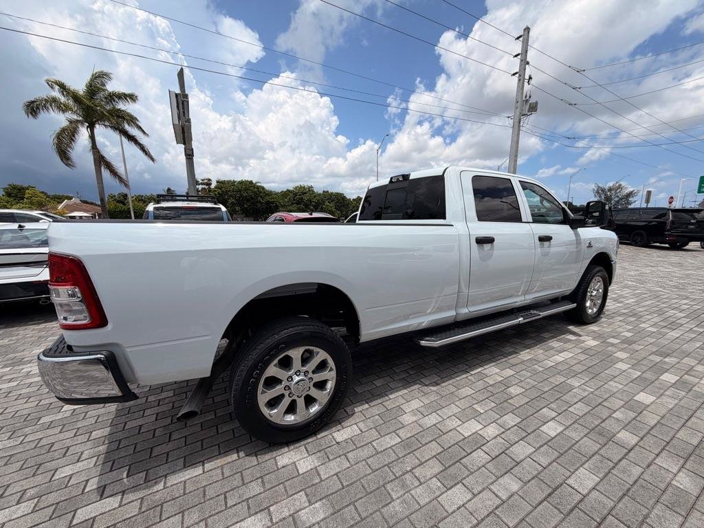Used 2024 RAM 2500 Tradesman w/ Chrome Appearance Group AWD/4WD image 9