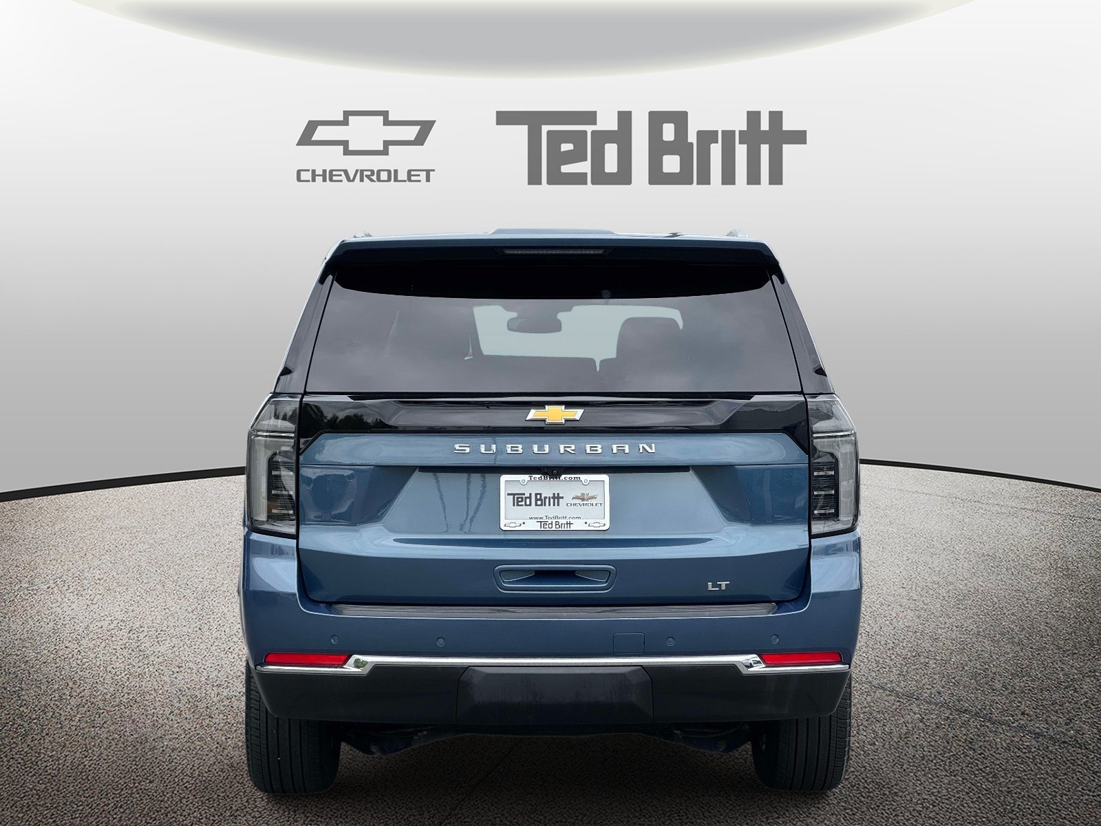 Used 2026 Chevrolet Suburban LT w/ Comfort Package AWD/4WD image 5