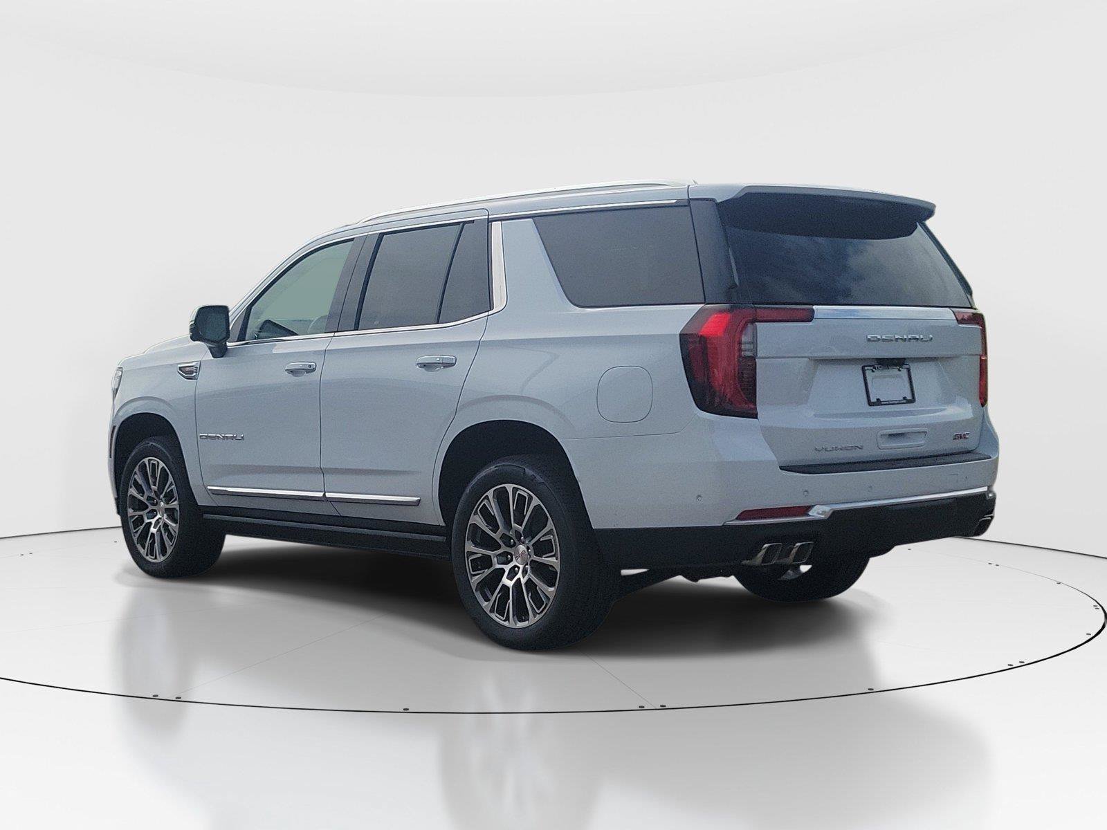 New 2026 GMC Yukon Denali w/ Denali Reserve Package AWD/4WD image 3