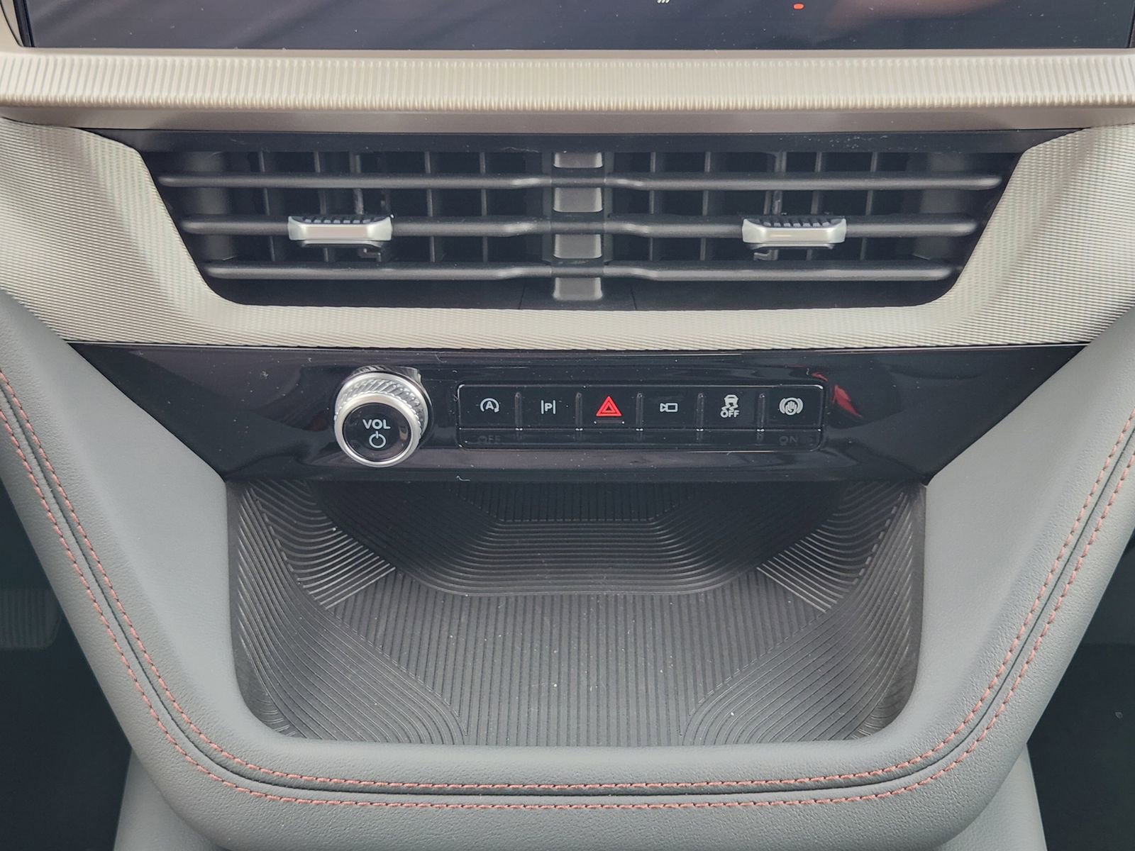 New 2026 Ford Explorer Active image 18