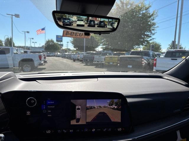 New 2026 Chevrolet Suburban High Country w/ Sun And Tow Package AWD/4WD image 28