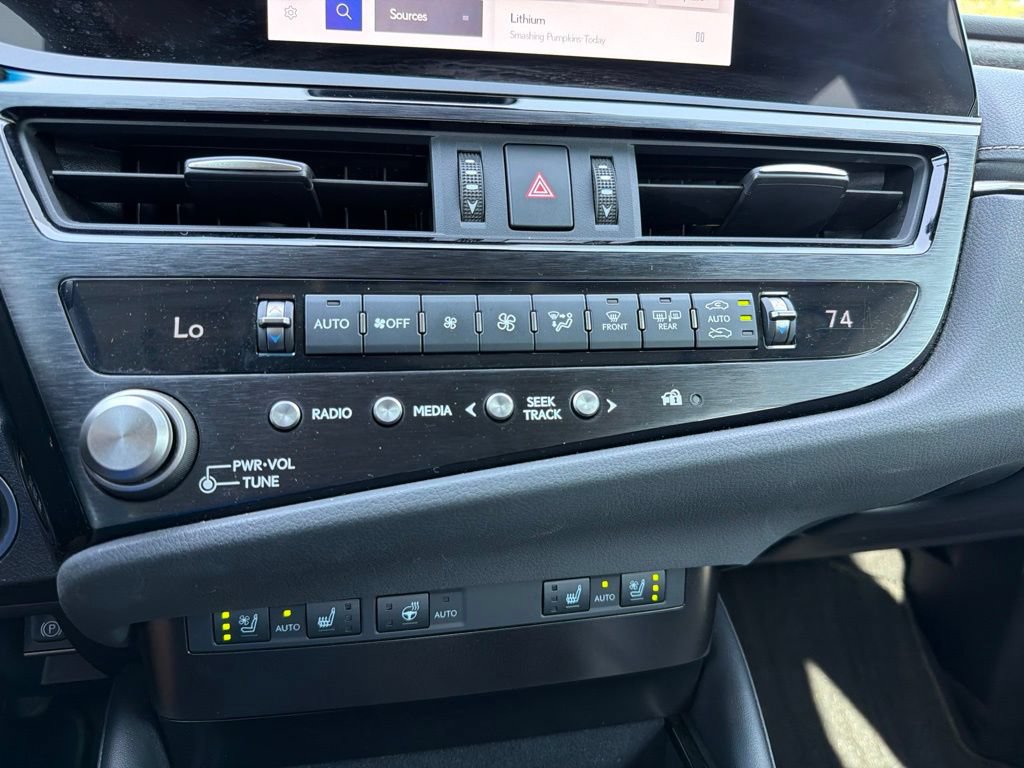 Used 2023 Lexus ES 250 w/ Premium Package AWD/4WD image 12