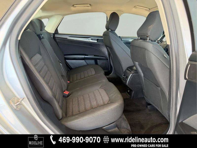 Used 2020 Ford Fusion SE FWD image 20
