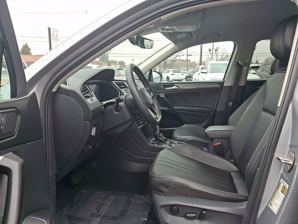 Certified 2022 Volkswagen Tiguan SE image 13