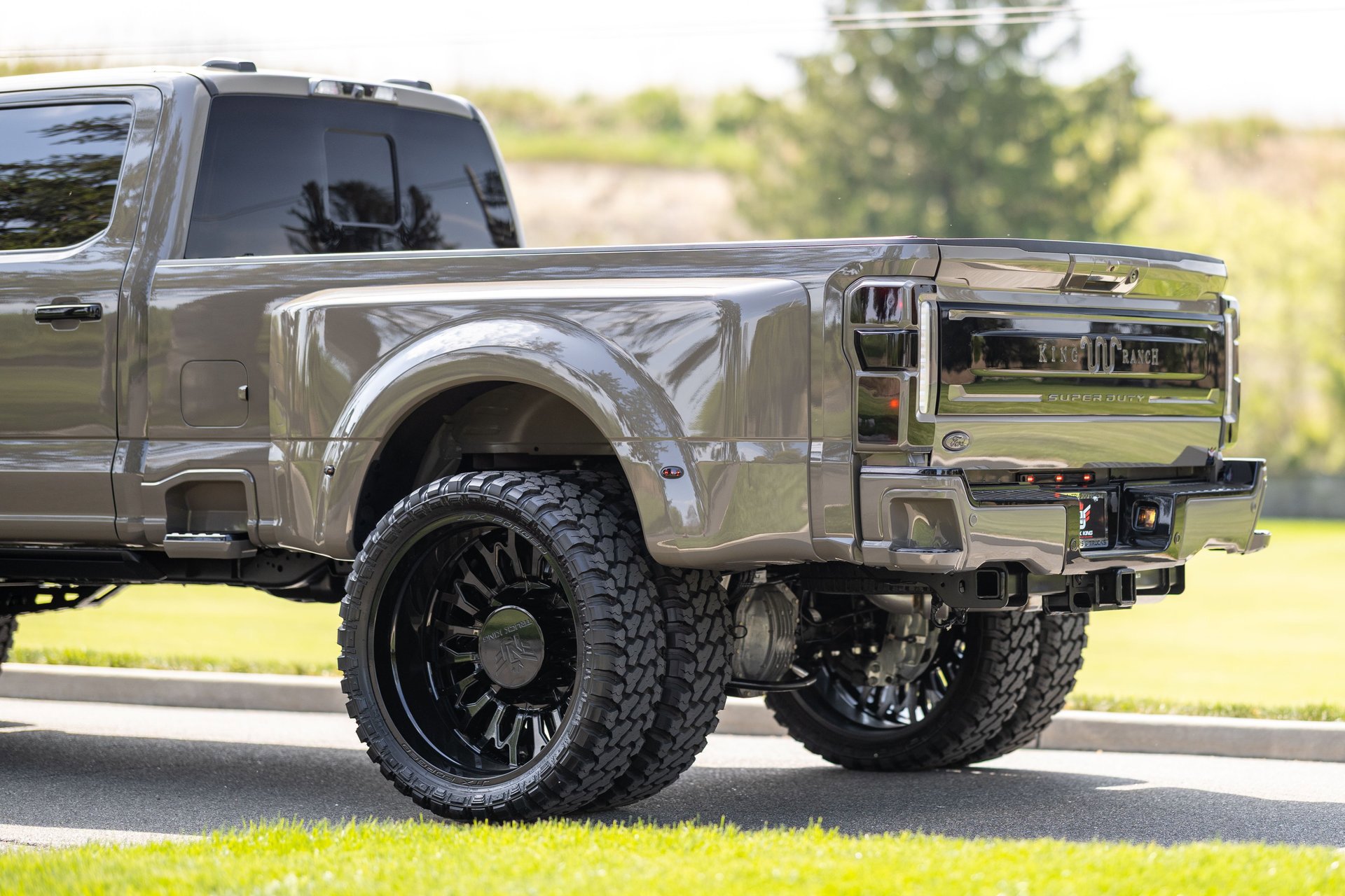 Used 2026 Ford F450 King Ranch w/ Chrome Package AWD/4WD image 8