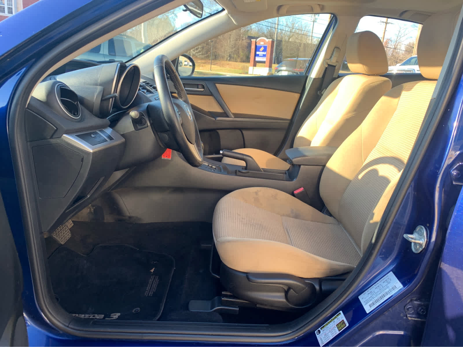 Used 2012 MAZDA MAZDA3 i Touring image 11