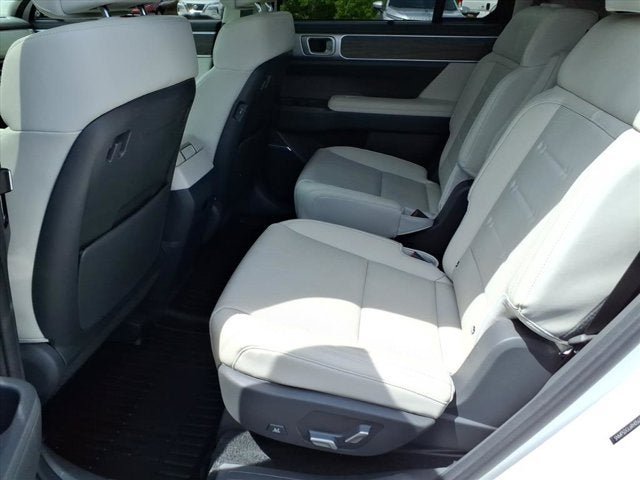 Used 2024 Hyundai Santa Fe Calligraphy AWD/4WD image 5
