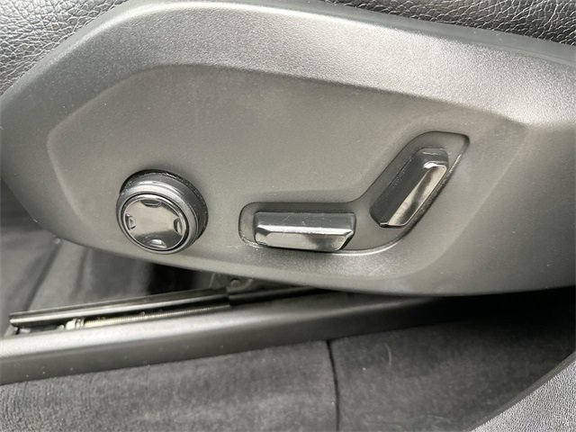 Used 2018 Volvo XC90 T6 Momentum w/ Convenience Package image 12