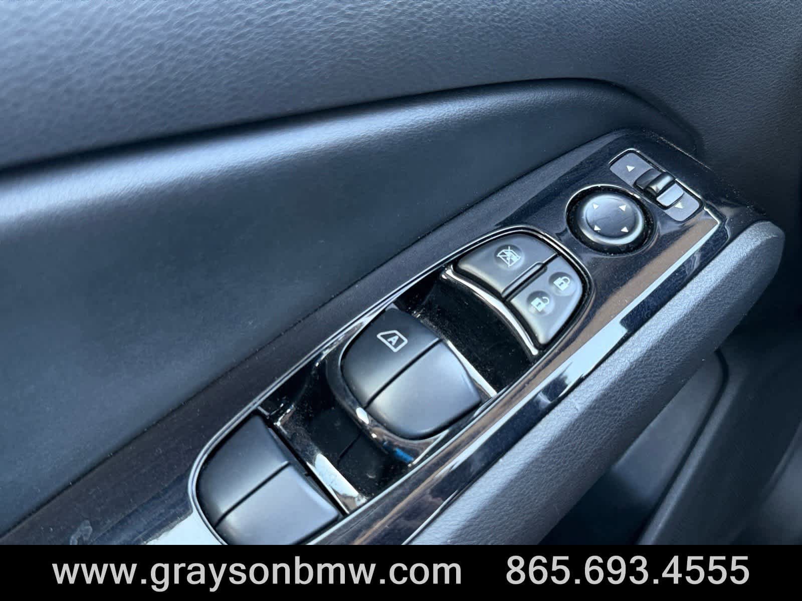 Used 2024 Nissan Altima 2.5 SR FWD image 18