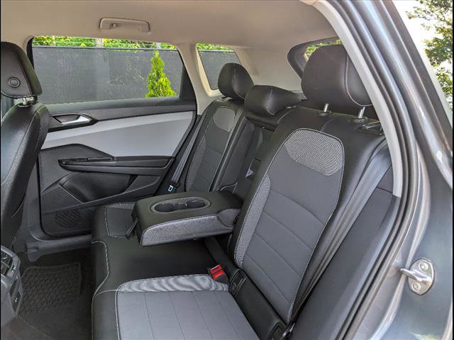 Certified 2022 Volkswagen Taos SE image 21