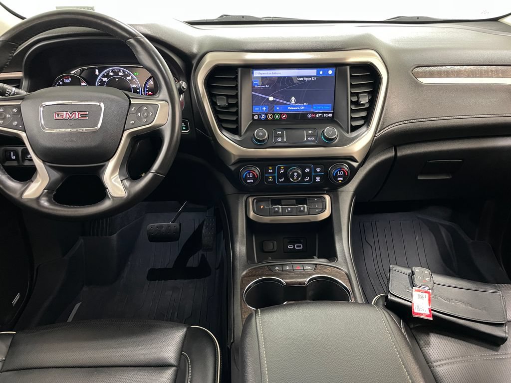 Certified 2022 GMC Acadia Denali w/ Denali Ultimate Package AWD/4WD image 2