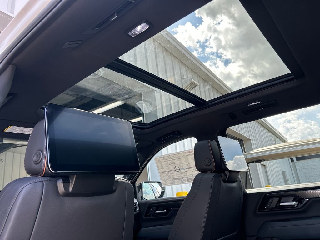 New 2026 GMC Yukon XL AT4 image 18