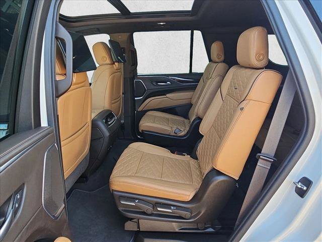 Used 2021 Cadillac Escalade Premium Luxury AWD/4WD image 22