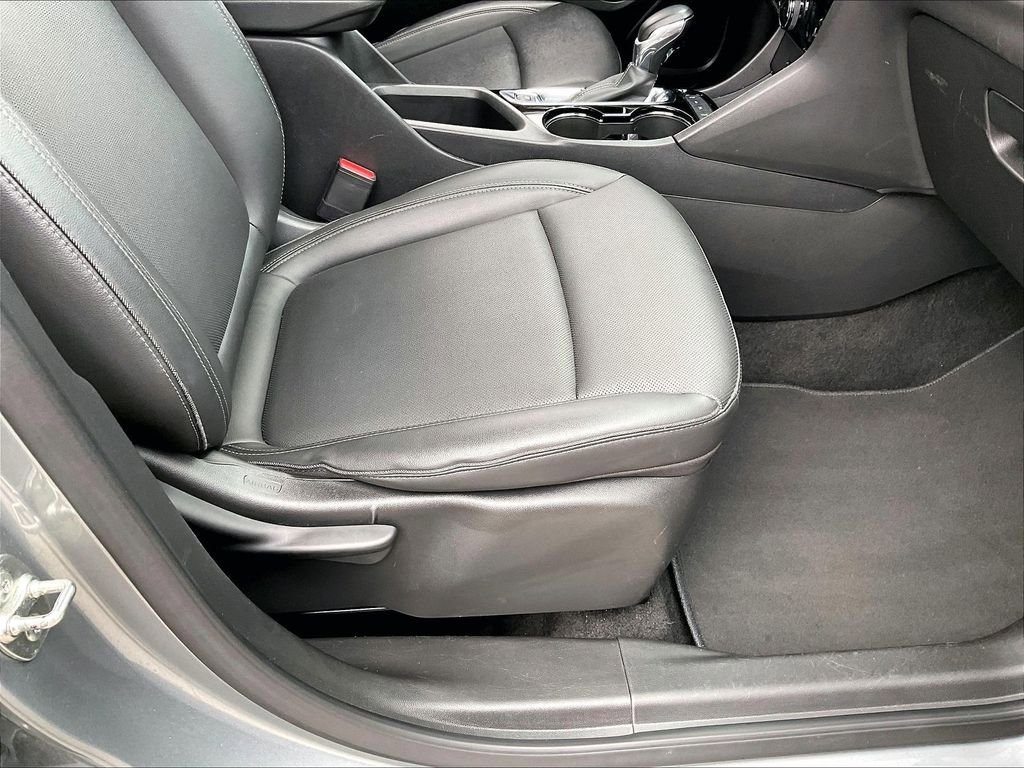 Used 2024 Buick Encore GX Sport Touring AWD/4WD image 35