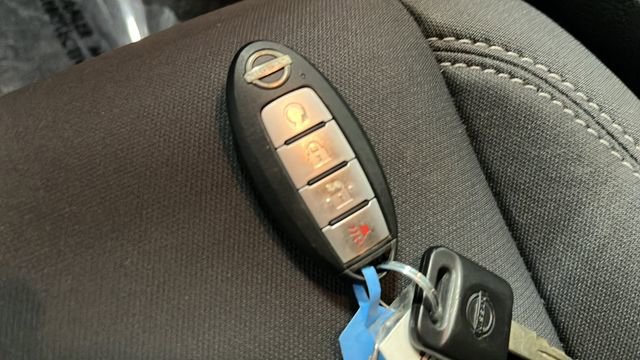 Used 2022 Nissan Frontier SV AWD/4WD image 20