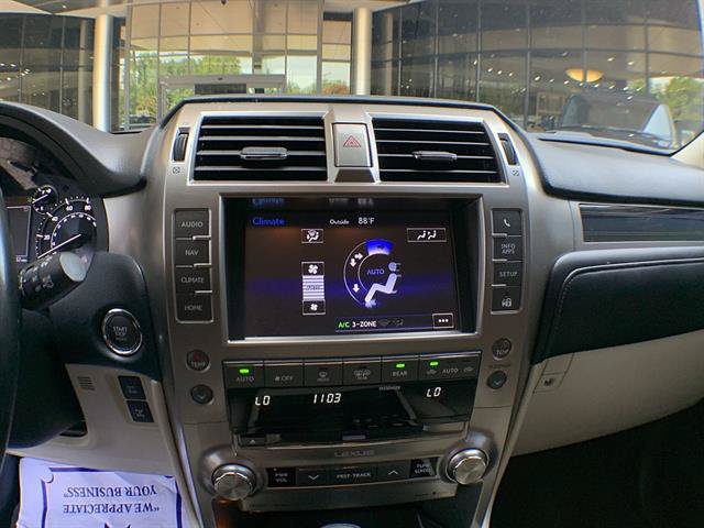 Used 2020 Lexus GX 460 Premium w/ Premium Package AWD/4WD image 19