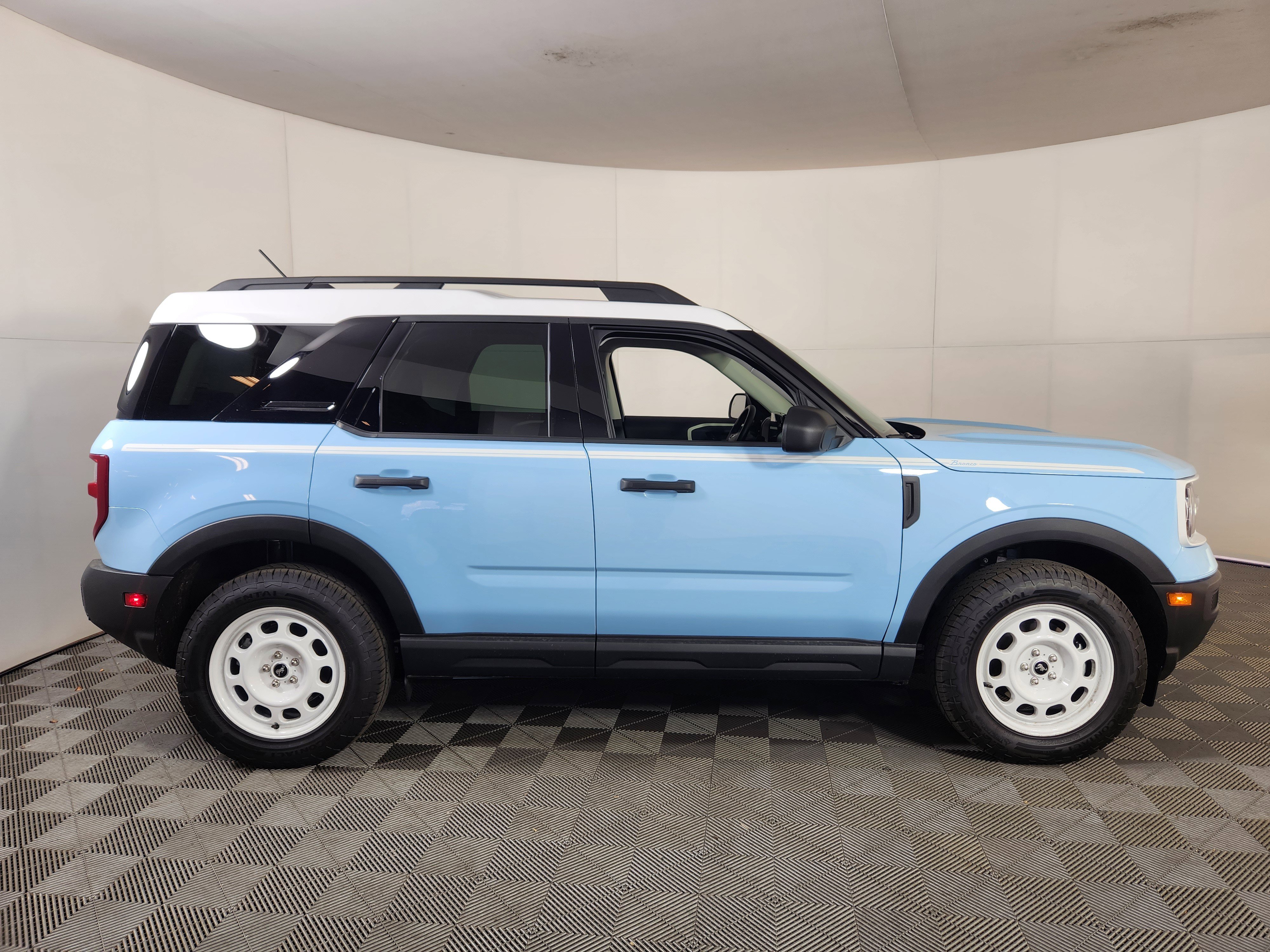 New 2025 Ford Bronco Sport Heritage w/ Convenience Package image 8