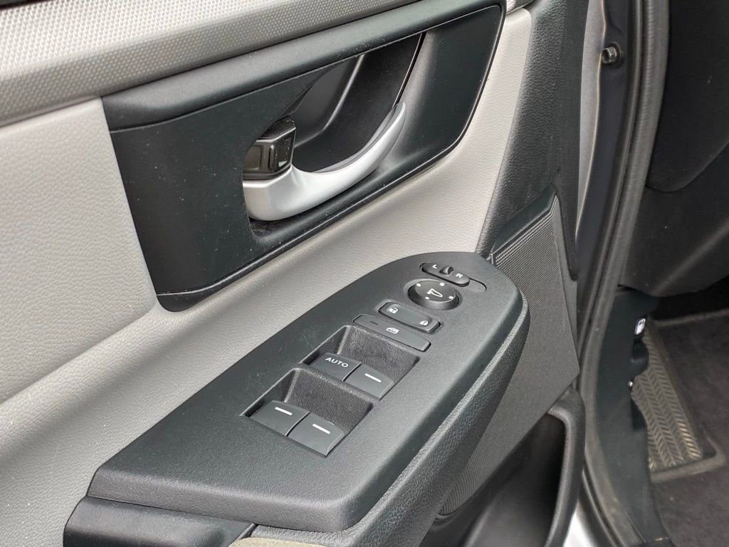 Used 2020 Honda CR-V LX image 11
