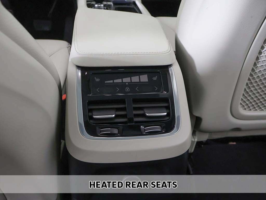Used 2024 Volvo XC90 T8 Plus w/ Protection Package Premier AWD/4WD image 10