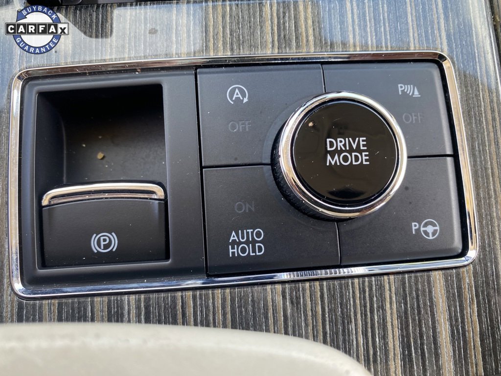 Used 2021 Lincoln Navigator Black Label w/ Cargo Convenience Package image 43