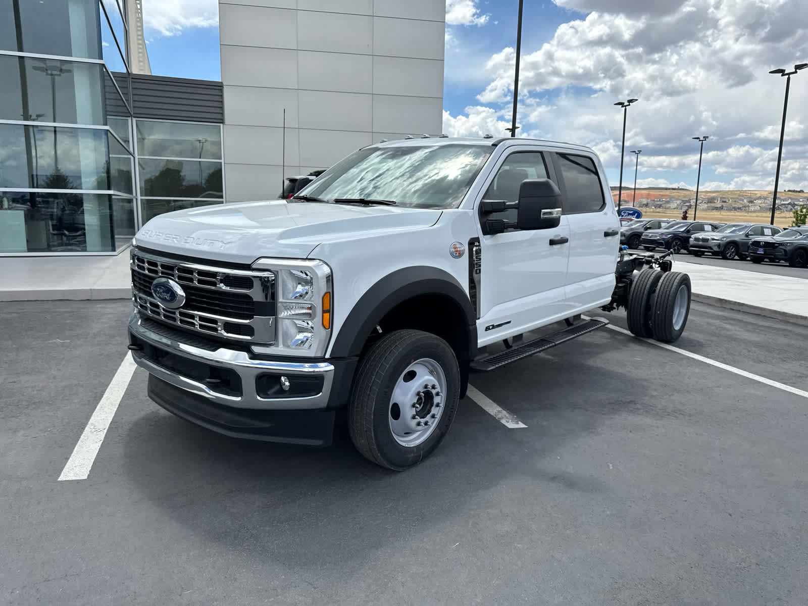 New 2026 Ford F550 4x4 Crew Cab Super Duty w/ XL Chrome Package image 2