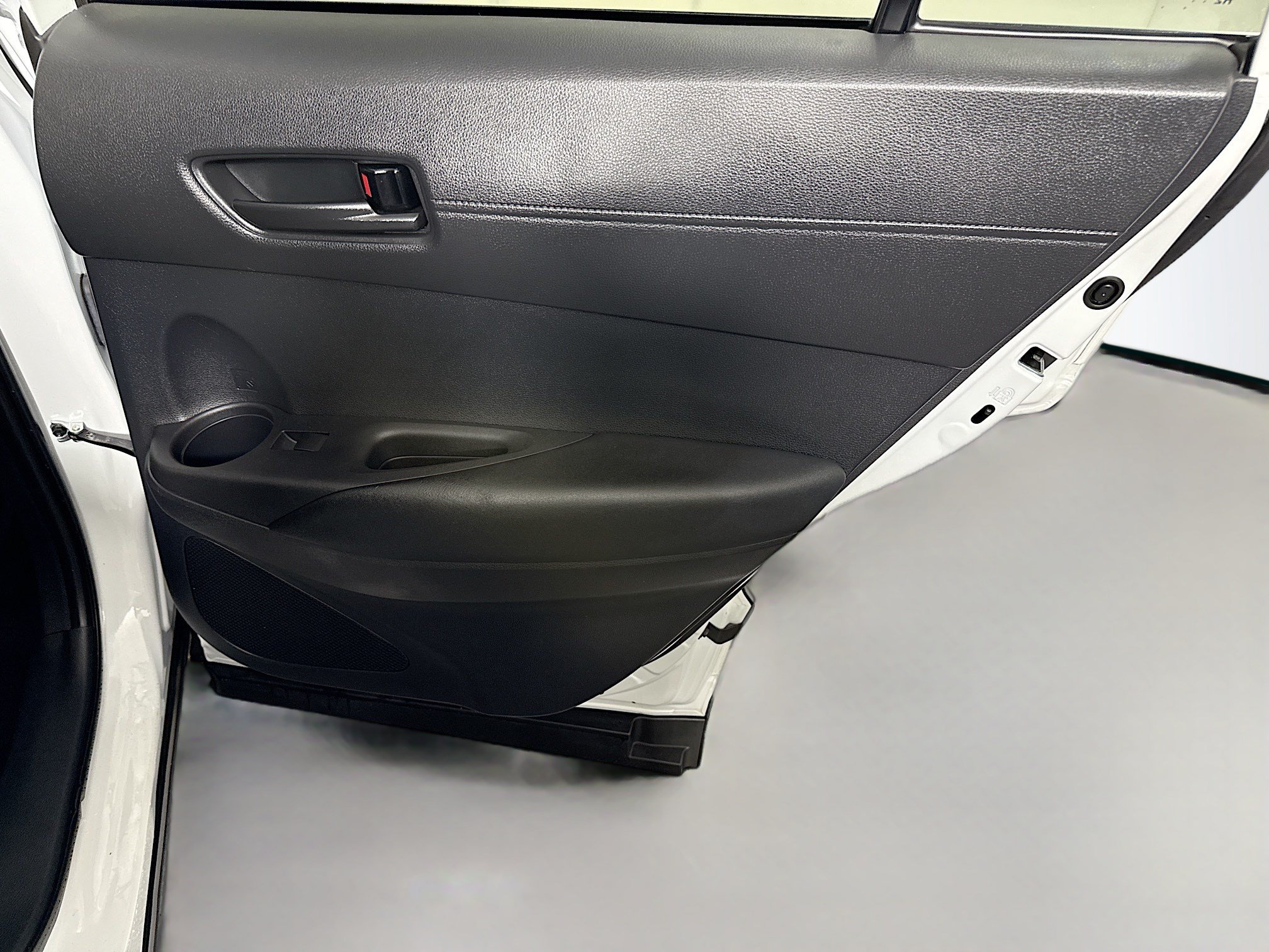 Used 2024 Toyota Corolla Cross LE FWD image 28