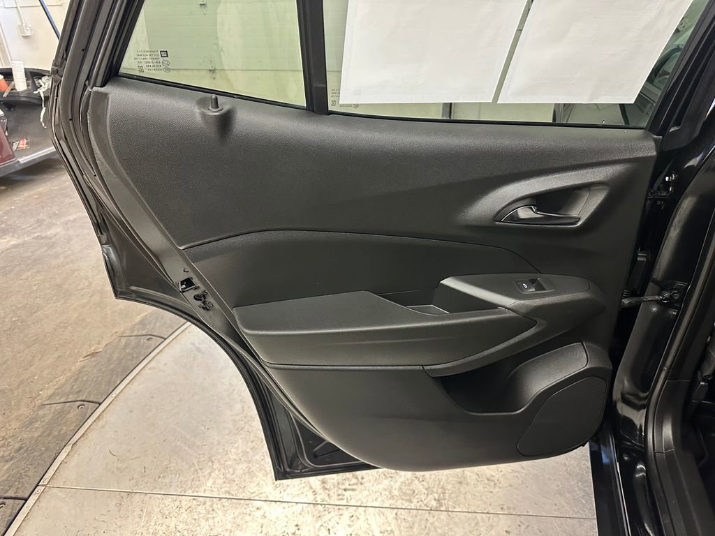 Used 2024 Chevrolet Trax LS image 21