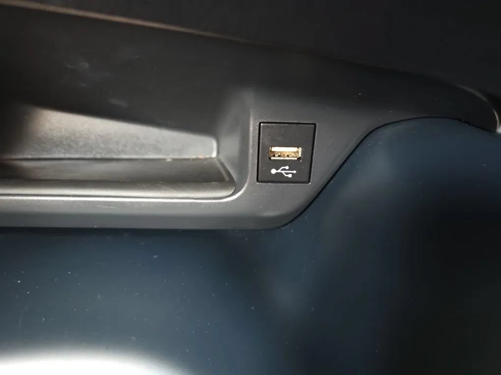 Used 2021 Toyota C-HR LE FWD image 29