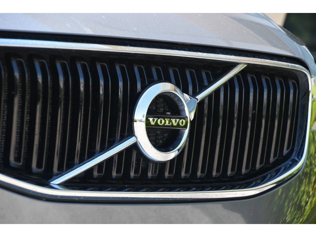 Used 2021 Volvo XC60 T5 Momentum w/ Premium Package AWD/4WD image 10