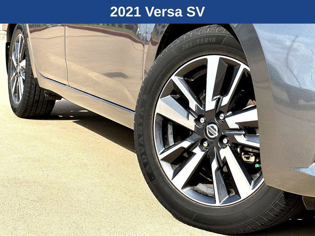 Used 2021 Nissan Versa SV image 2