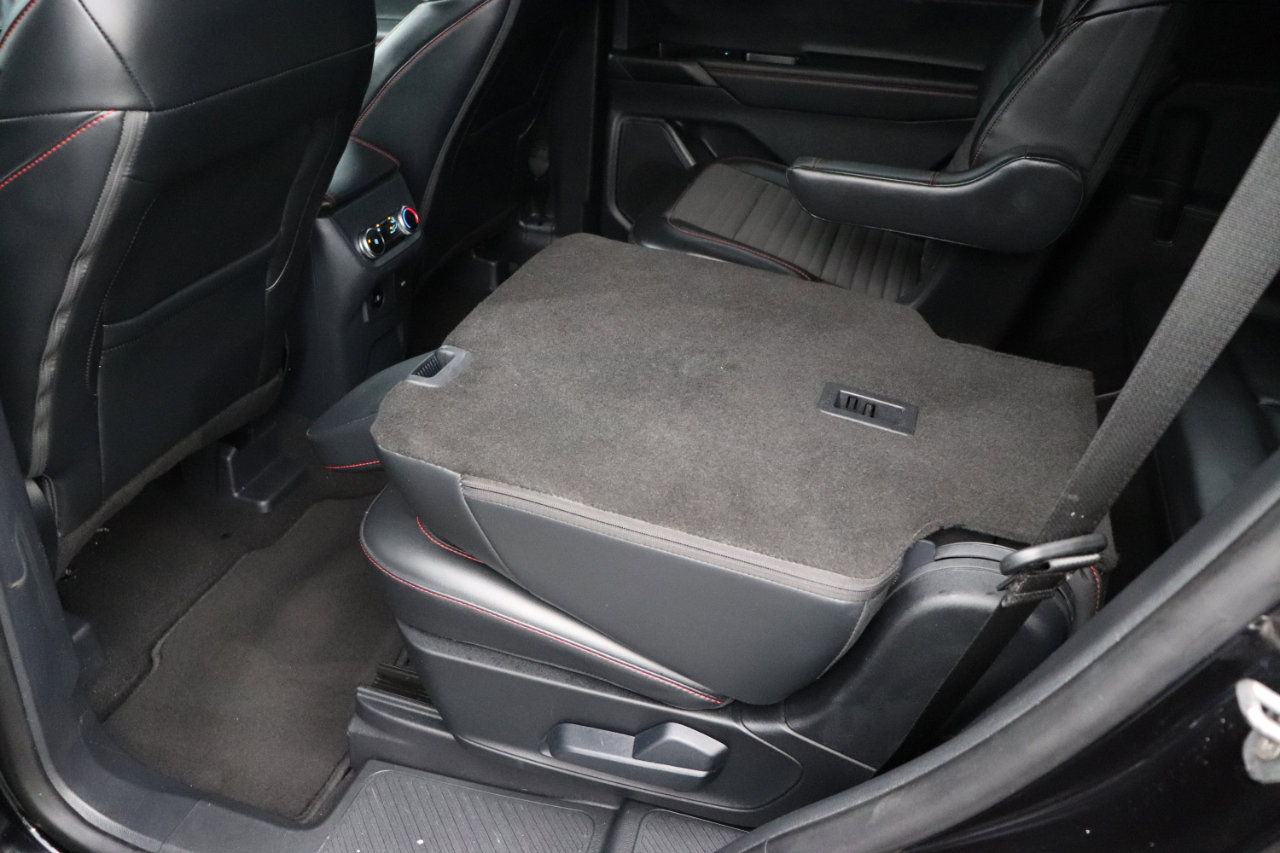 Used 2025 Ford Explorer ST-Line image 27