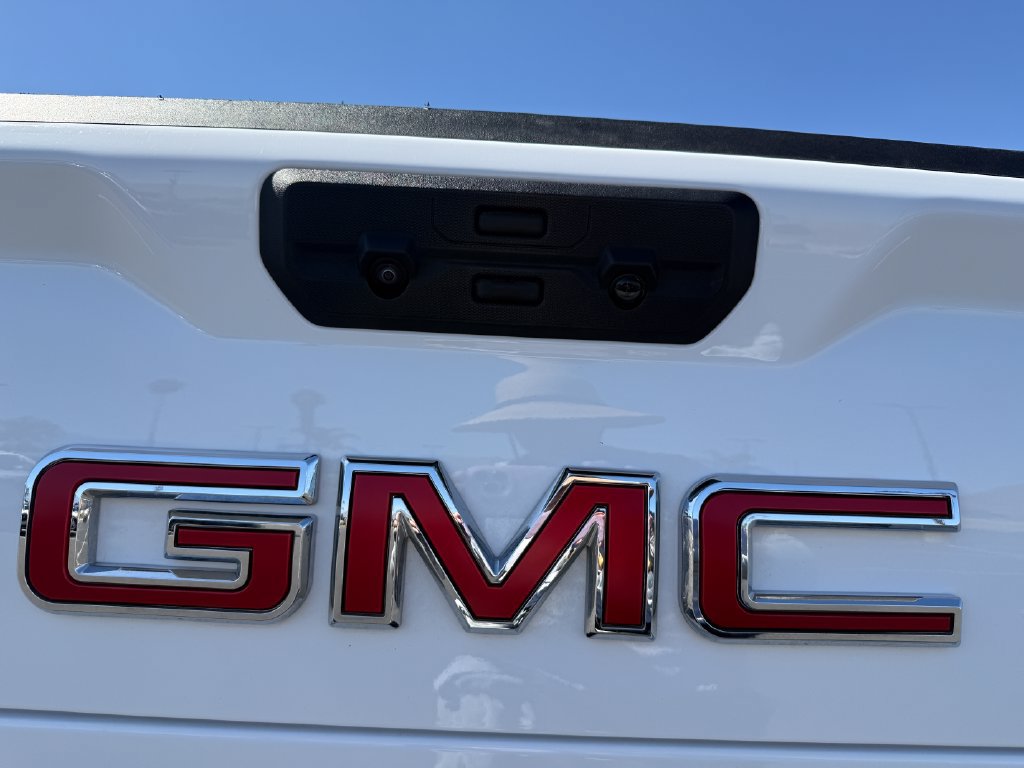 Used 2026 GMC Sierra 1500 SLT RWD image 9