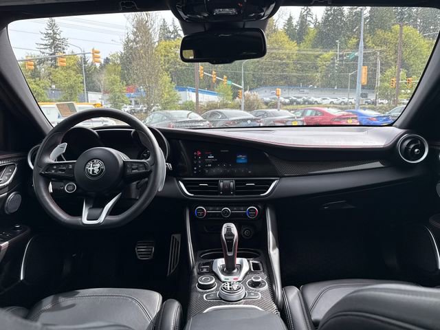 Used 2023 Alfa Romeo Giulia Estrema image 15