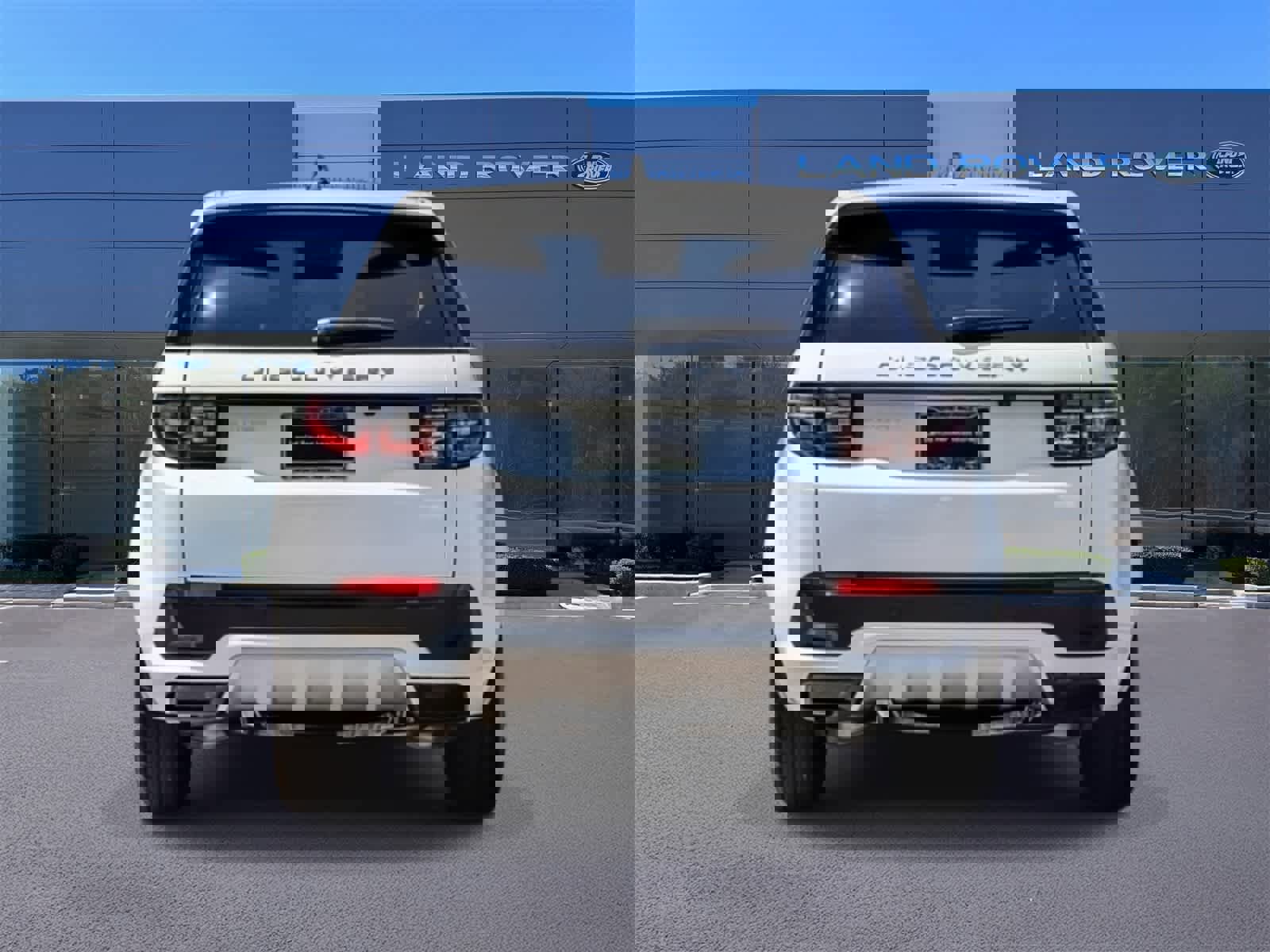 New 2024 Land Rover Discovery Sport S image 5