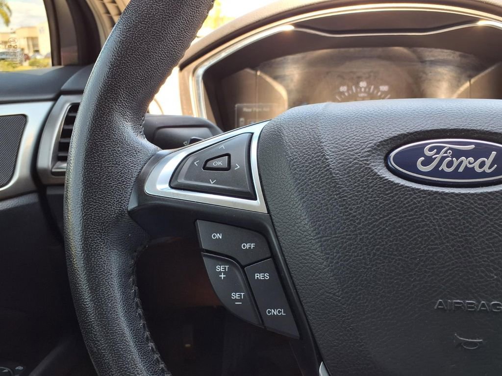 Used 2018 Ford Fusion SE w/ Fusion SE Technology Package FWD image 34