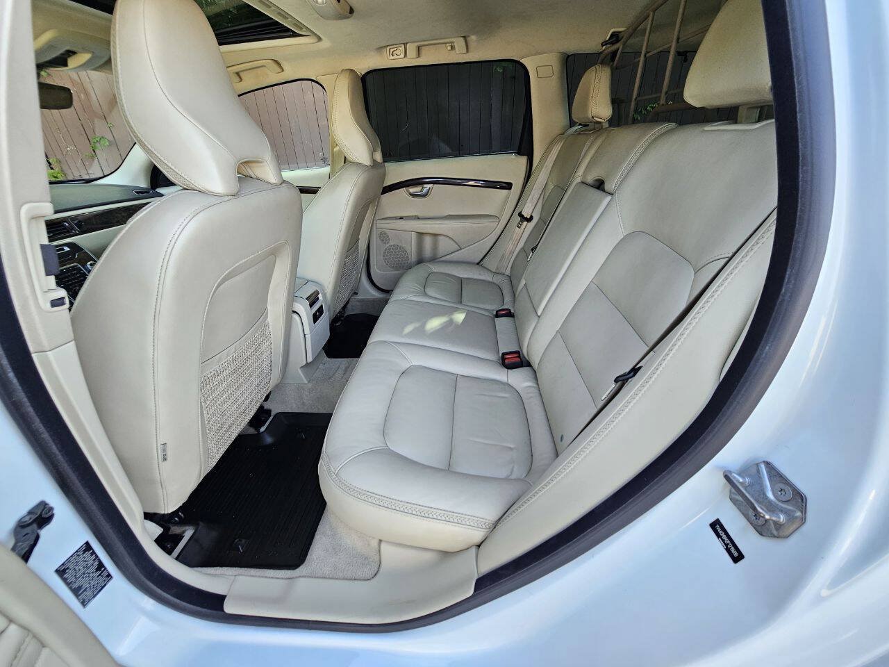 Used 2015 Volvo XC70 T5 Platinum w/ Protection Package FWD image 8