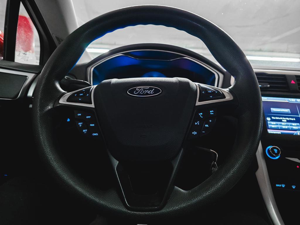 Used 2014 Ford Fusion SE FWD image 23