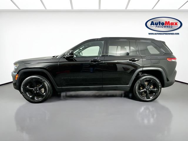 Used 2024 Jeep Grand Cherokee Limited w/ Black Appearance Package AWD/4WD image 9