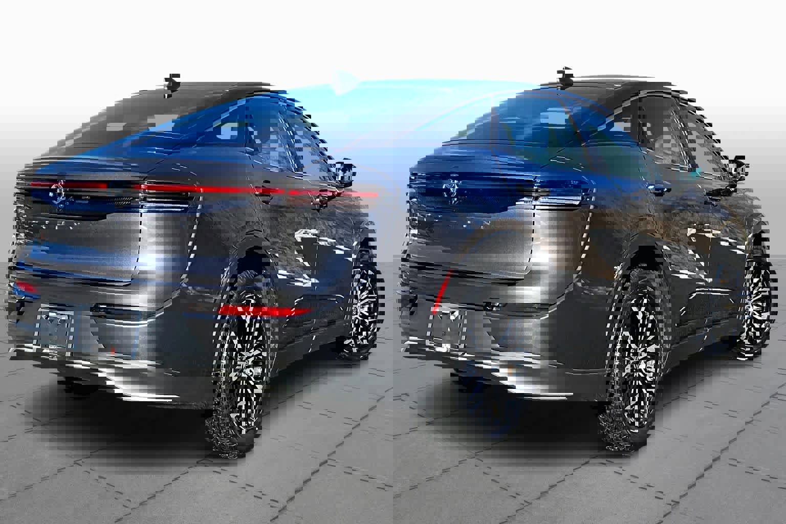 Used 2023 Toyota Crown XLE image 12