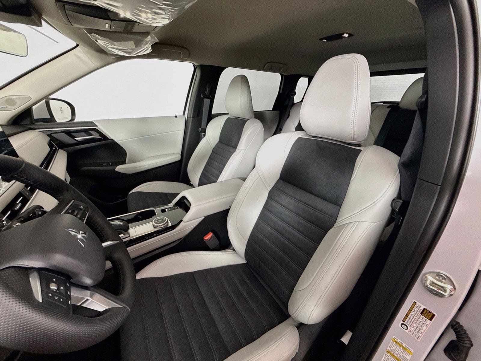 New 2026 Mitsubishi Outlander SE AWD/4WD image 9