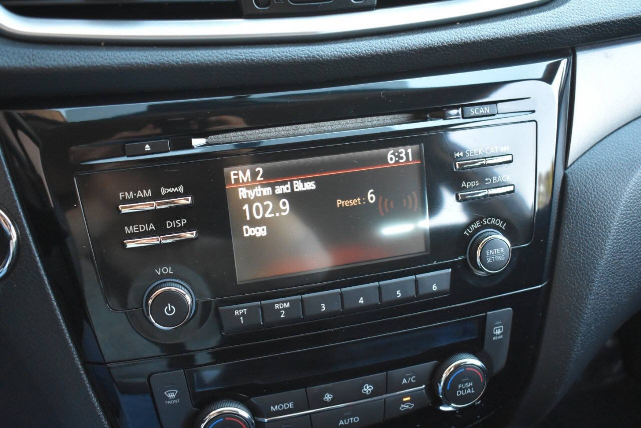 Used 2015 Nissan Rogue SV AWD/4WD image 21