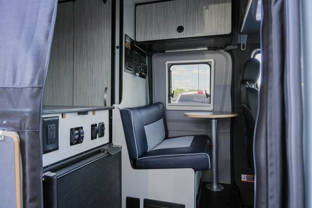 Used 2021 Mercedes-Benz Sprinter 2500 image 34