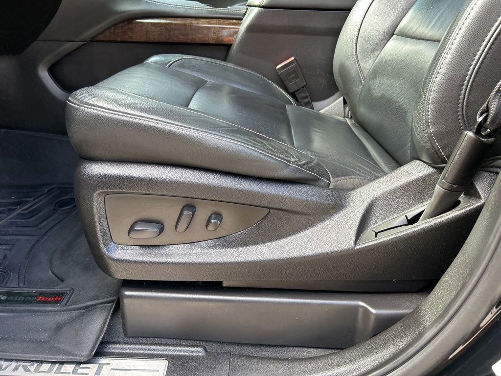 Used 2019 Chevrolet Tahoe LT w/ RST Edition image 16