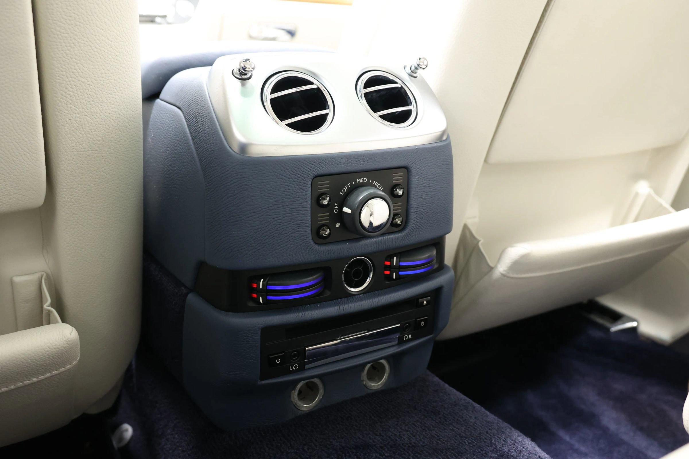 Used 2011 Rolls-Royce Ghost image 56