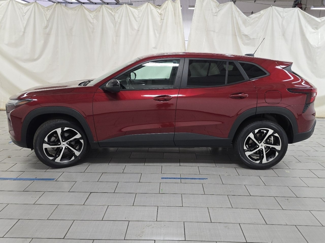 Used 2024 Chevrolet Trax RS FWD image 13