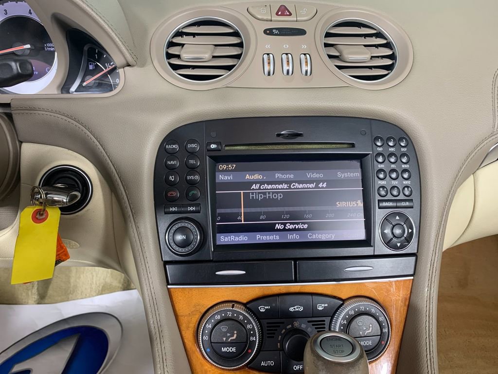 Used 2009 Mercedes-Benz SL 550 image 28