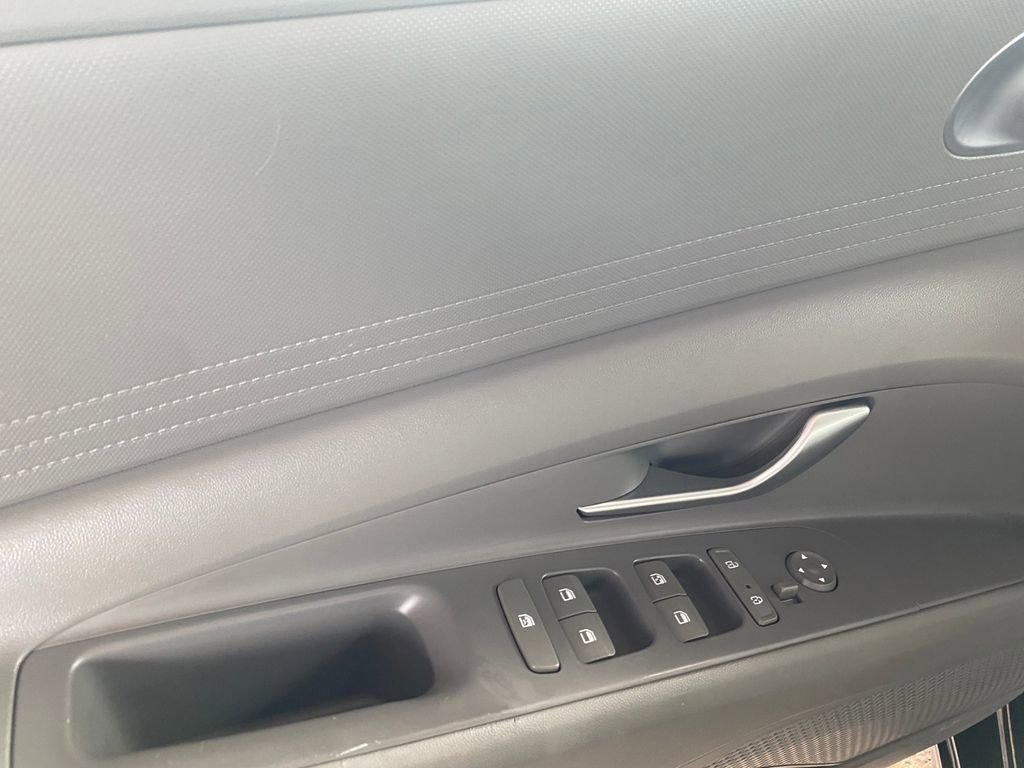 Certified 2022 Hyundai Elantra SEL FWD image 30