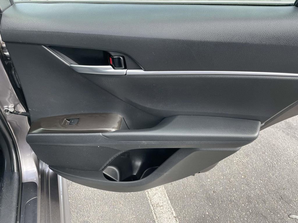 Used 2021 Toyota Camry SE image 42