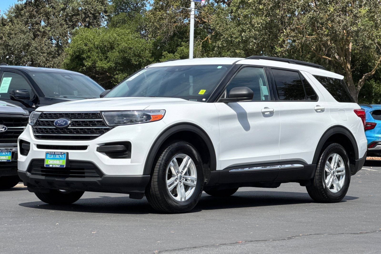 Used 2022 Ford Explorer XLT AWD/4WD image 7