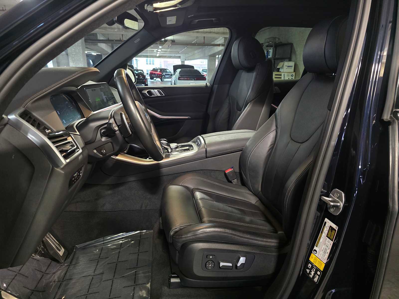 Used 2022 BMW X5 xDrive40i w/ M Sport Package image 26